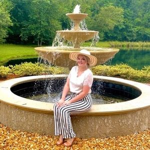 Meet your Posher, Monica